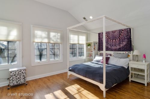 1908 Barry Ave, Chicago IL 60657-2022 exterior