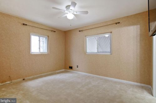 6662 Kings Hwy, Alexandria VA 22306-1506 exterior