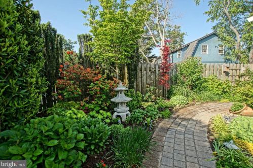 300 Gills Nck Rd, Lewes DE 19958-1425 exterior