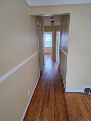 6865 Drexel St, Dearborn Heights MI  48127-2214 exterior