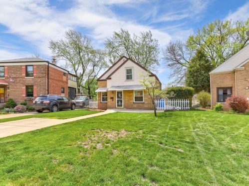 5229 64th St, Chicago, IL 60638-5627