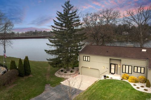 705 Vistula Ter, Mishawaka, IN 46544-4112