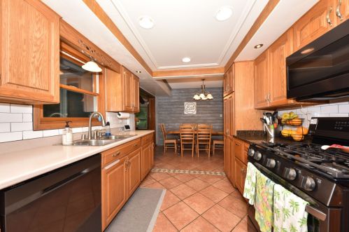 2380 Marne Ave, Milwaukee WI 53209-4370 exterior