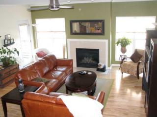 1220 Locust St, Milwaukee WI  53212-2642 exterior