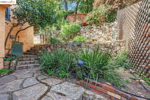 7351 Claremont Ave, Berkeley CA 94705-1422 exterior