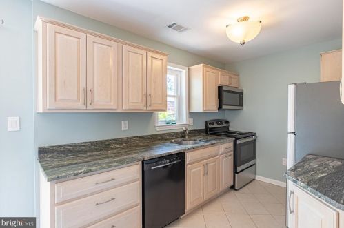 8 Chapman St, Alexandria VA 22301-2501 exterior