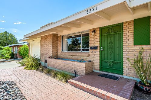 5231 Hawthorne Pl, Tucson, AZ 85711-1318