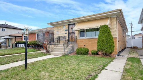 8243 Francisco Ave, Chicago IL 60645-4302 exterior