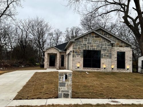 4221 Cardinal Dr, Dallas, TX 75216-6523