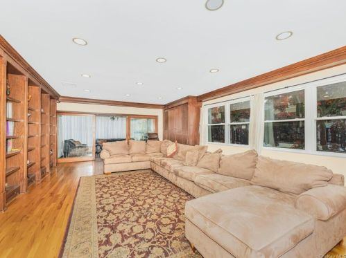 161 Commonwealth Ave, Mount Vernon NY 10552-2016 exterior