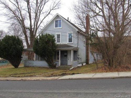 19 Bennett St, Middletown, NY 10940-6412