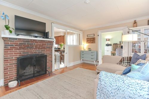 294 Metropolitan Ave, Boston MA exterior