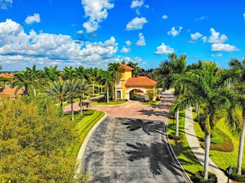 11720 Apple Blossom Trl, Fort Pierce FL  34987-2475 exterior