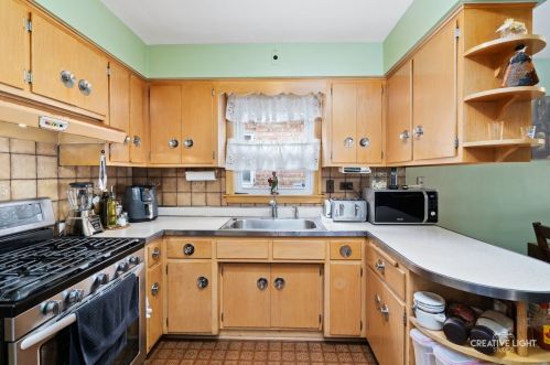 3636 69 St, Chicago IL 60629-4202 exterior