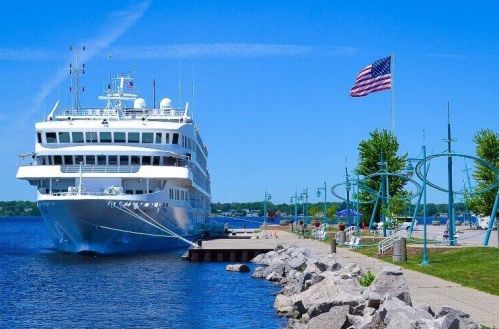 1661 Ruddiman Dr, Meskegon MI 49445-3041 exterior