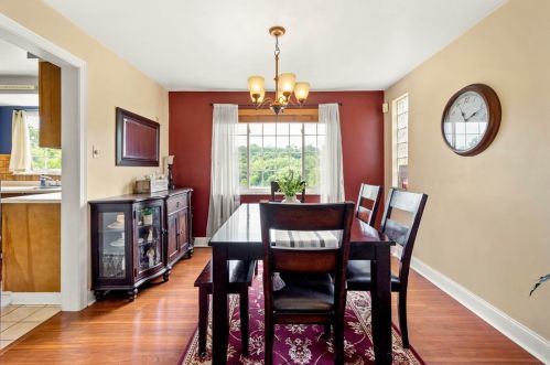 176 Columbia Dr, Pittsburgh PA 15236-4429 exterior