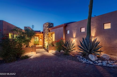 2067 Desert Garden Dr, Tucson, AZ 85718-7845