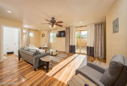 2201 Los Altos Ave, Tucson AZ  85705-5727 exterior