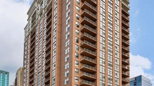 1101 State St, Chicago IL  60605-3175 exterior