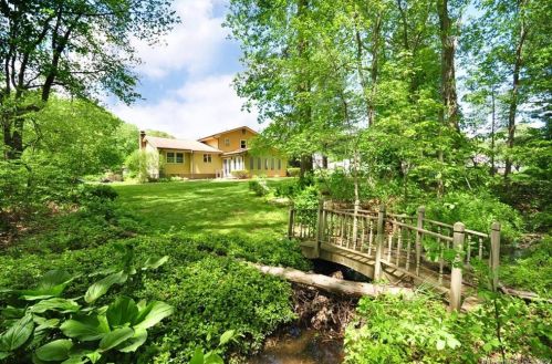 51 Lincoln Way, Windsor CT 06095-3545 exterior