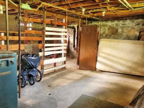 59 Berry St, Torrington CT 06790-4801 exterior