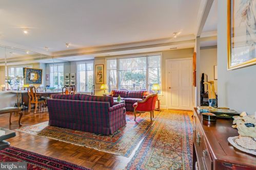 8101 Connecticut Ave, Bethesda MD  20815-2810 exterior