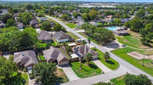 10823 Estelle Cir, Montgomery TX 77356-4721 exterior