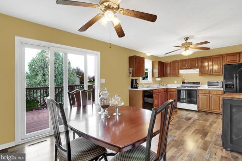 1 Little Knoll Dr, Hanover PA  17331-9280 exterior