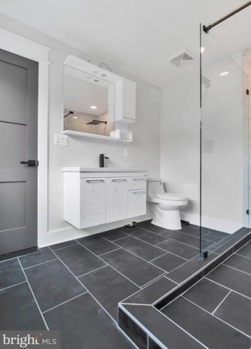 102 Ritchie Ave, Silver Spring MD  20910-5112 exterior