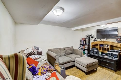 1645 Church St, Rahway NJ 07065-3424 exterior