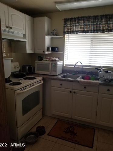 1705 Charleston Ave, Phoenix AZ 85023-1218 exterior