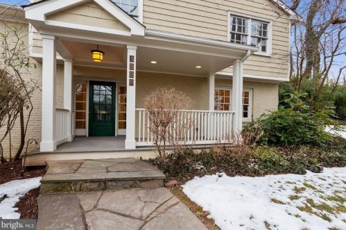 3580 Abingdon St, Arlington, VA 22207-4307