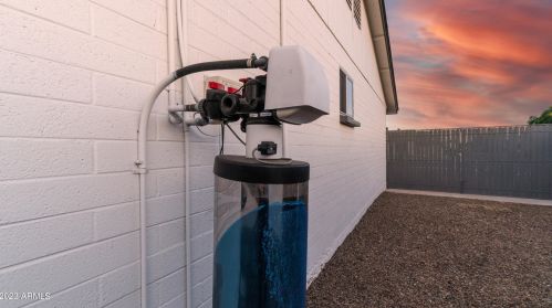 2840 Charleston Ave, Phoenix AZ 85032-9550 exterior