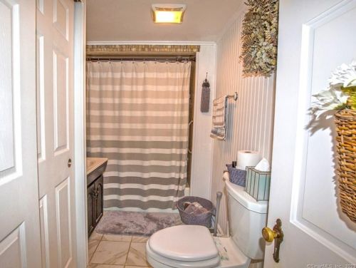 173 Cottage Rd, Enfield CT 06082-2209 exterior