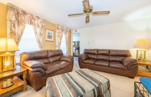 20 Sindle Ave, West Paterson NJ 07424-1650 exterior