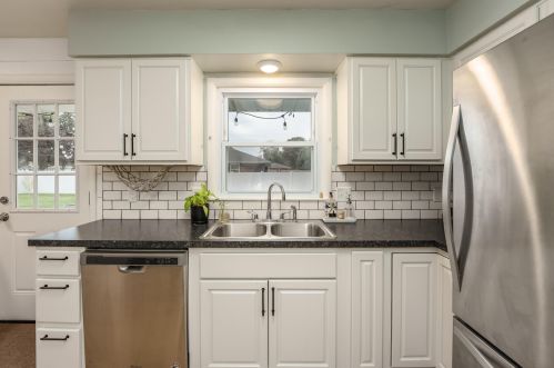 8523 Westnedge Ave, Kalamazoo MI  49002-6227 exterior