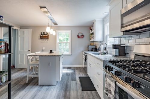 120 Patricia Cir, Springfield MA  01119-2227 exterior