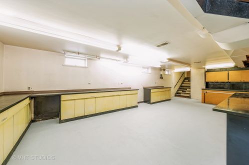 7542 Ainslie St, Chicago IL 60630-2302 exterior