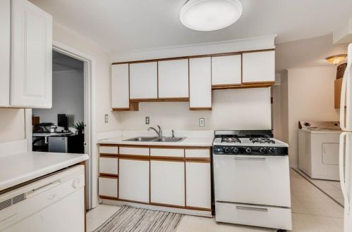 1585 Marlbrook Dr, Atlanta GA 30307-1719 exterior