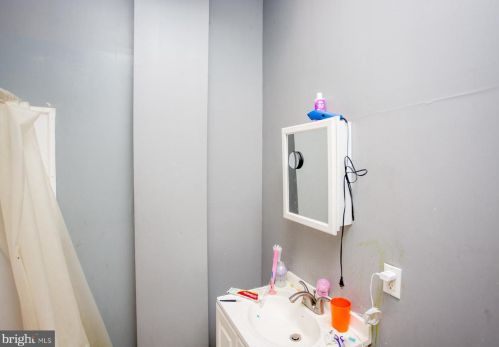 3662 Frankford Ave, Philadelphia PA 19134-2131 exterior