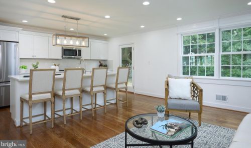 2405 Blue Valley Dr, Silver Spring MD 20904-5206 exterior