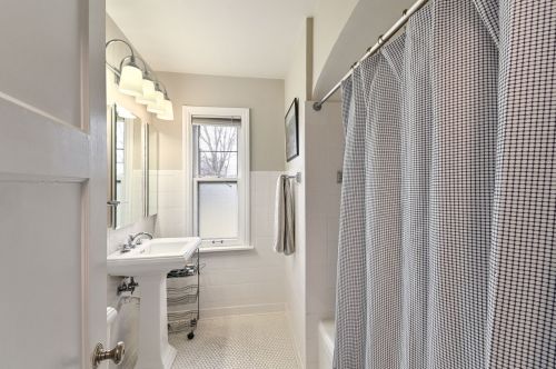 8465 Ravenswood Cir, Milwaukee WI 53226-4653 exterior