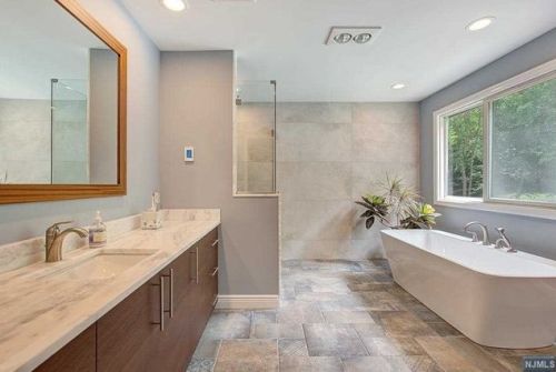 36 Saddle River Rd, Upper Saddle River NJ  07458-3205 exterior