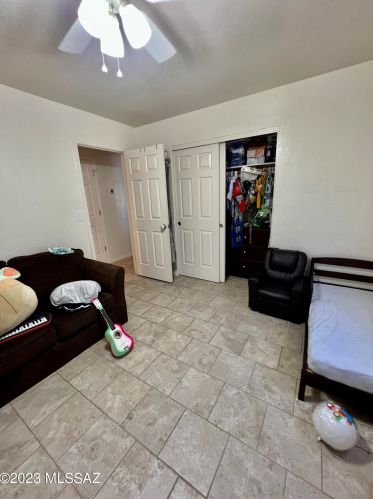 4408 Liberty Ave, Tucson AZ 85706-1332 exterior