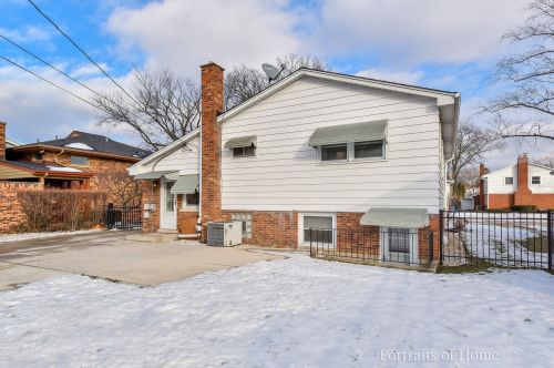 818 Saylor Ave, Elmhurst IL 60126-3827 exterior