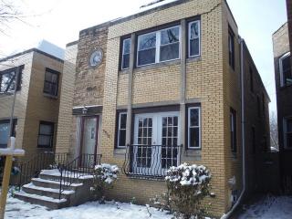 5918 Virginia Ave, Chicago, IL 60659-3723