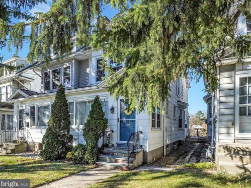 2046 Market St, Primrose, PA 17901-1917