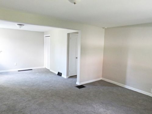 10528 Lindberg Ave, Pittsburgh PA  15235-2901 exterior