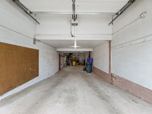 5160 King Arthurs Ct, Milwaukee WI 53221-3138 exterior