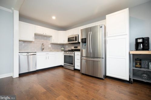 11023 Academy Rd, Philadelphia PA 19154-3301 exterior